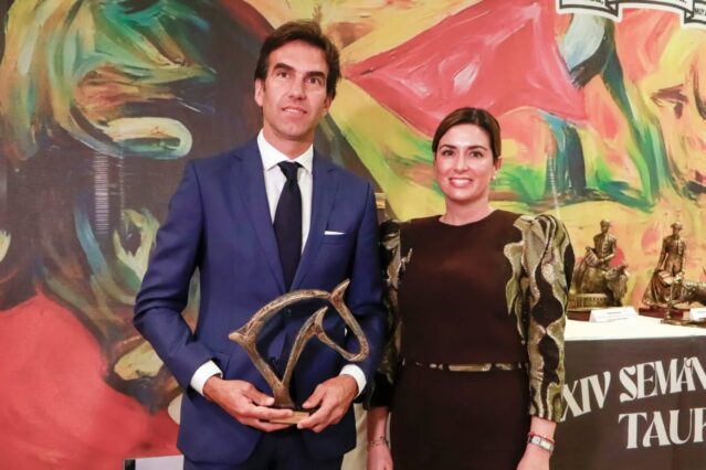 Reconocimiento del Club Taurino Almodóvar al rejoneador taranconero, Sergio Galán en su  XXXIV Semana Cultural