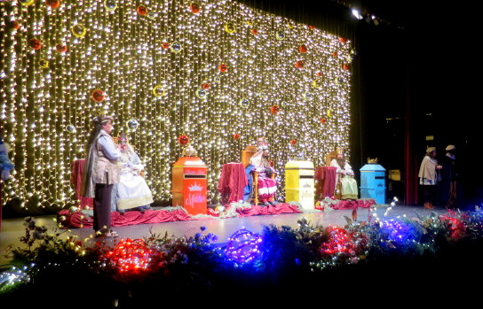 Los “reyes de la ilusión” recogen centenares de carta de los niños y niñas de Tarancón y comarca en el Auditorio
