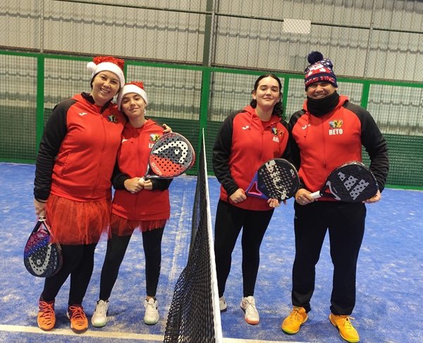 Catorce parejas se dieron cita en el I Torneo Adapta.T Tu de Pádel de Navidad, con un buen nivel técnico