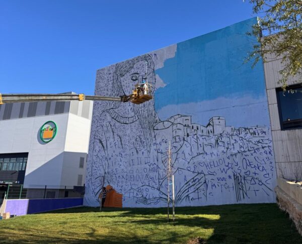Un gran mural decorará la fachada de la Delegación Provincial de Hacienda y la empresa pública GEACAM