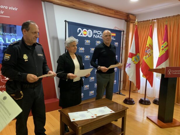 La subdelegada del Gobierno clausura la Jornada de Formación de la Policía Nacional en el Ayuntamiento de Tarancón