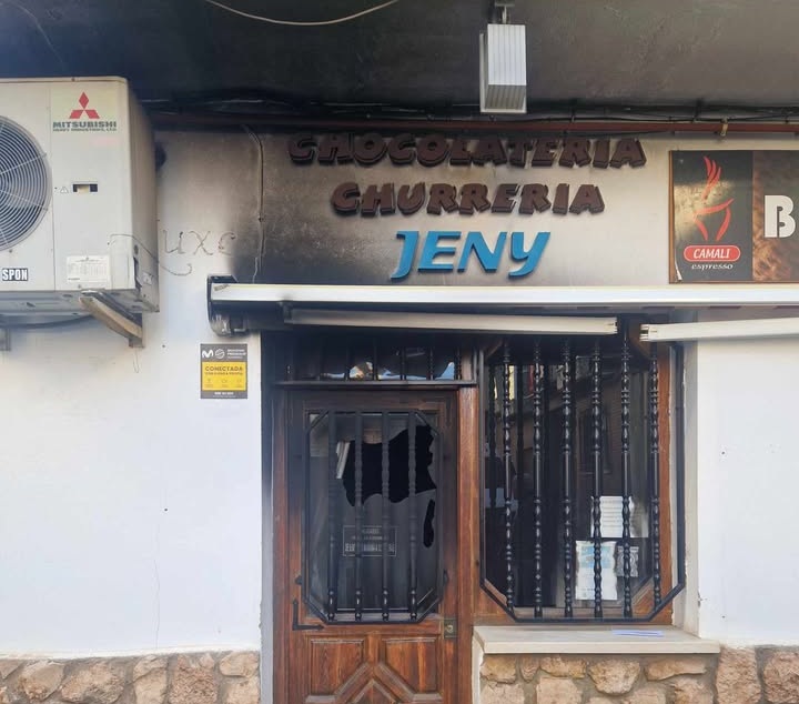 Un incendio obliga a cerrar temporalmente la Churrería Jeny de Tarancón
