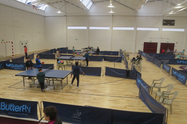 El clásico Torneo de Navidad Tenis de Mesa, inicia el año en el pabellón Peña el  Águila, con partidos de promoción y otros con palistas federados, en un ambiente festivo