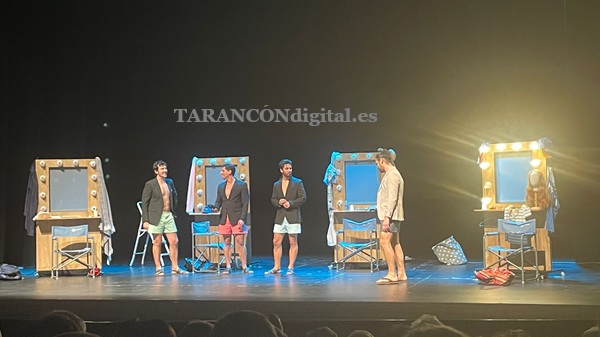 El Auditorio Municipal de Tarancón registra una notable asistencia con la obra “Qué difícil es”