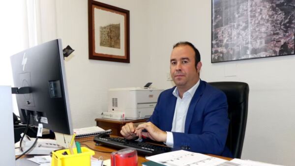 El alcalde de Casasimarro exige a la Subdelegación del Gobierno más efectivos de la Guardia Civil tras una creciente oleada de robos