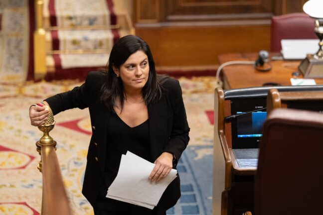 Jiménez defiende la prohibición del burka y el niqab en los espacios públicos como una medida para proteger la dignidad de las mujeres