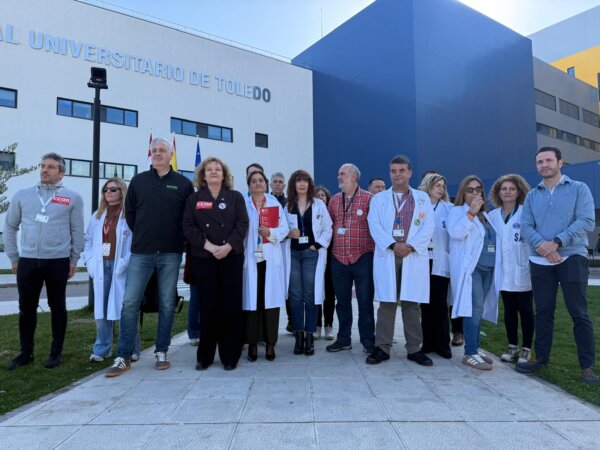 Nueva concentración en Toledo de los sindicatos para exigir al SESCAM que recupere la carrera profesional