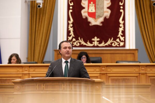 VOX CLM destaca que fuerza al PP a rectificar y frena el aumento de  diputados pactado por el bipartidismo en la región