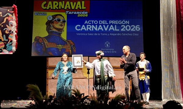 Verónica y Alejandro dan el pistoletazo de salida al Carnaval de Tarancón 2026 con un pregón lleno de color y recuerdos