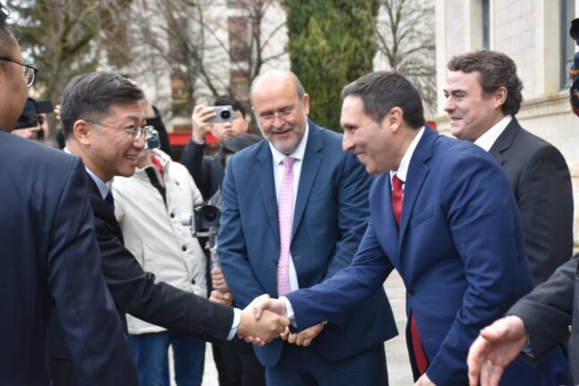 Martínez Chana reafirma el compromiso para garantizar suelo industrial y suministros para la llegada de nuevas empresas