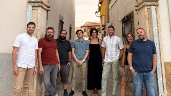 Zas Candil, una década de folk de calle, con dos CD y un proyecto cultural de gente joven surgido como hobby,  consolidado y con cuerda para rato