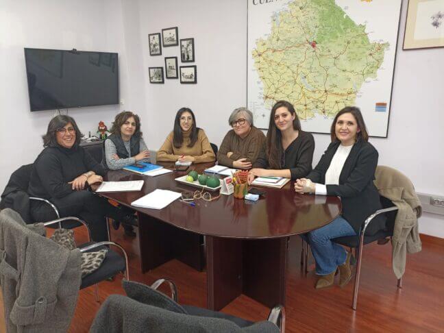 Representantes de “Viviendas Unidas” se reúnen con la Delegada provincial de Bienestar Social de Cuenca