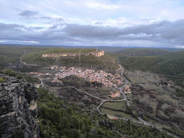 Voluntarios recuperarán un mirador espectacular de la Serranía de Cuenca hoy sin seguridad ni accesos adecuados.