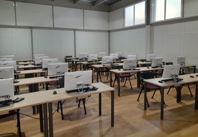 La DGT impulsa el examen teórico informatizado del permiso de conducir en Tarancón