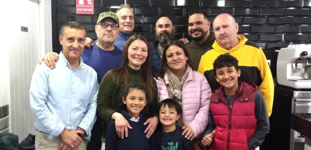 El Proyecto Arraigo ha atraído en este 2026 a cuatro familias, una de las cuáles ha reabierto el bar de Olmedilla de Alarcón