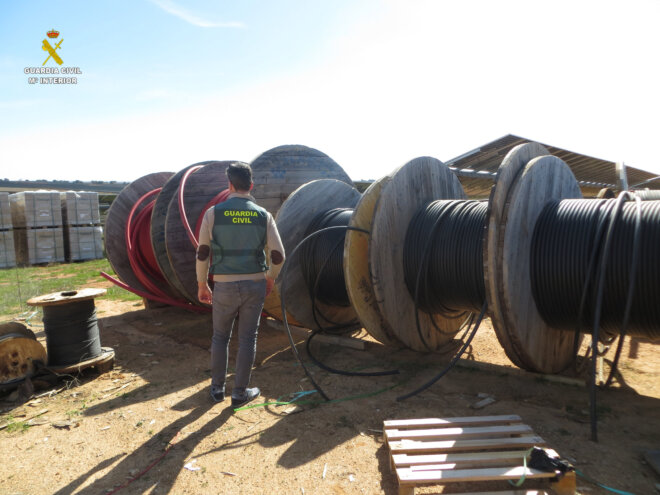 La Guardia Civil investiga a cinco personas dedicadas al robo de cable de cobre