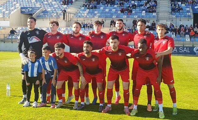 Dos testarazos, uno en cada tiempo, dan la victoria al Calvo Sotelo de Puertollano que supo leer bien el partido en la segunda parte.