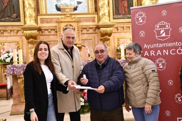 La Diputación y el Ayuntamiento de Tarancón entregan la digitalización de la imagen de la Virgen de Riánsares a la Hermandad  