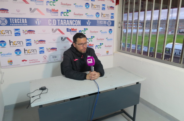 Jorge Cañete felicita al rival “que ha competido muy bien” pero tiene claro que “estoy orgulloso de los que estamos haciendo” tras la victoria que en los minutos añadidos se complicaba al CD Tarancón ante el bravo Sonseca