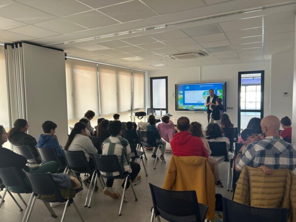 Presentado en Belinchón el 24 concurso digital infantil de Aqualia