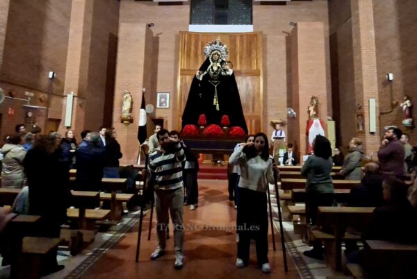 La lluvia obliga a celebrar en el interior el Vía Crucis “Camino del Perdón de la mano de María” en Tarancón