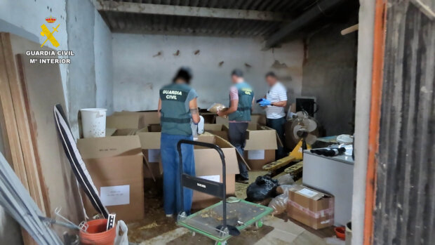 La Guardia Civil desarticula una red dedicada al contrabando de tabaco