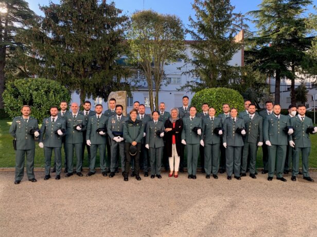 La subdelegada del Gobierno saluda a 36 nuevos guardias civiles en la Comandancia de Cuenca