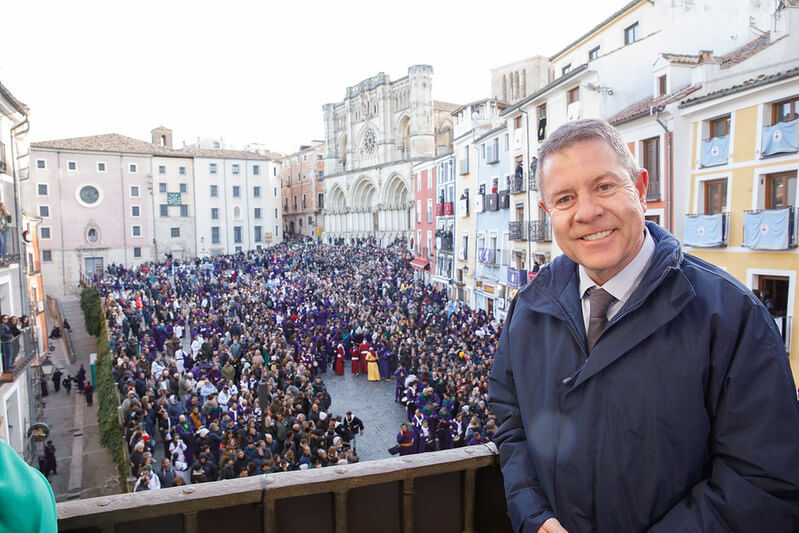 “Unidad en la diversidad es la clave para convivir pacíficamente”, es el mensaje de García-Page hoy, día de Viernes Santo