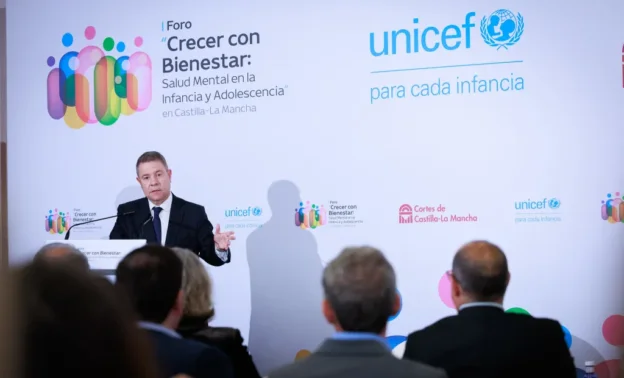 García-Page anuncia la implantación de “siete unidades móviles de salud infanto-juvenil” para acercar la atención “donde está la gente”