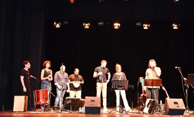 Zascandil Folk celebra en un Auditorio lleno su décimo aniversario con un concierto dedicado a las raíces musicales de Tarancón