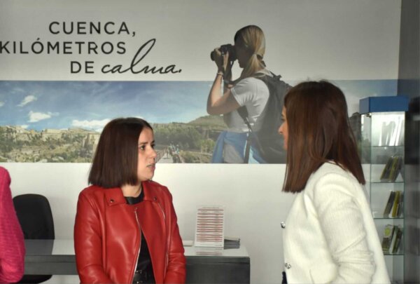 Un total de 901 personas han pasado esta Semana Santa por la Oficina Turística del AVE de los que el 32% han sido internacionales