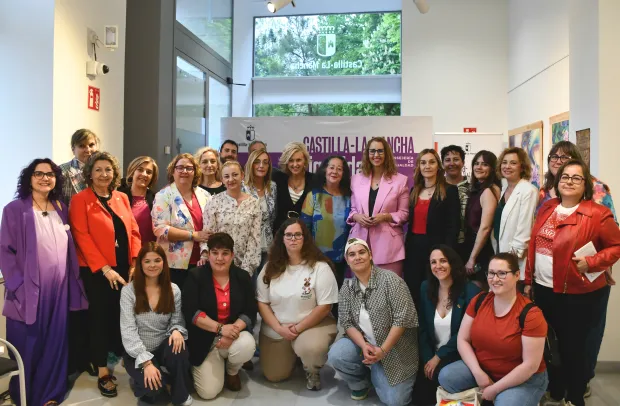 El Gobierno regional visibiliza la realidad lésbica y aboga por desterrar los estereotipos que discriminan doblemente a las mujeres lesbianas