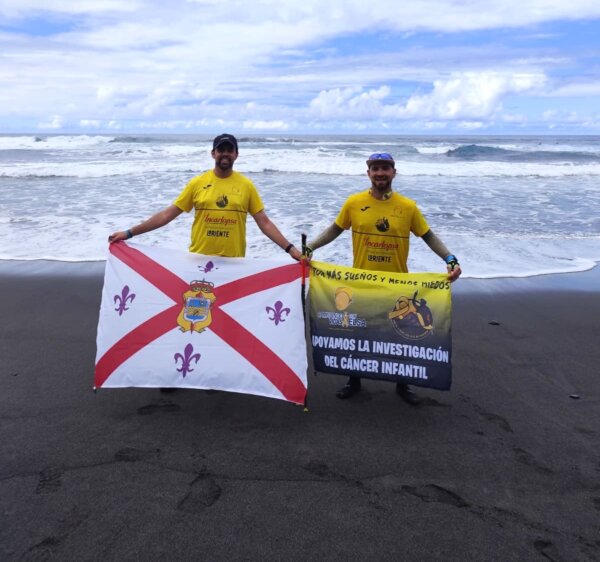 Daniel Caballero lleva hasta el pico del Teide su reto ´Por mi y por los que no pueden´ para la investigación del cáncer infantil