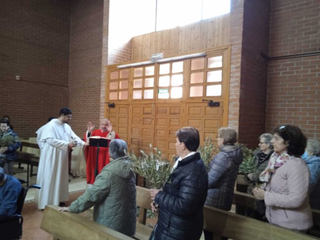 Los mayores y el personal de la Residencia San Ramón y la Milagrosa, han vivido intensamente la Semana Santa