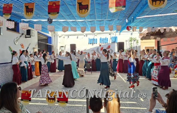 La Peña El Mosto llena de ambiente flamenco Tarancón con su Feria de Abril