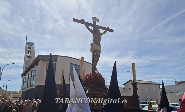 La procesión de las Siete Palabras recorre la barriada del Congo en la mañana de Viernes Santo en Tarancón