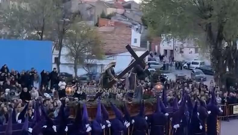 La Procesión de Paz y Amor vuelve a emocionar en Tarancón con la espectacular bajada de la Cuesta de la Iglesia