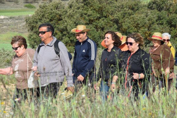 Se inician en Almonacid del Marquesado las Rutas Senderistas para Mayores del año 2026 en la provincia de Cuenca
