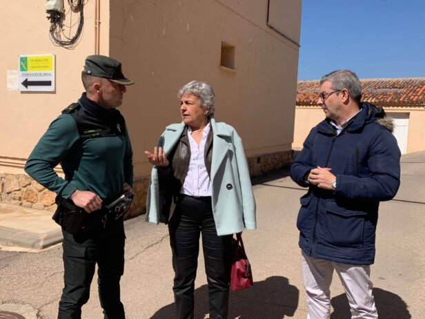 La subdelegada del Gobierno visita el cuartel de la Guardia Civil en Motilla del Palancar