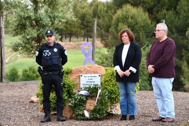 La Hermandad de Santa Quiteria rinde homenaje a las víctimas de violencia de género en Tarancón