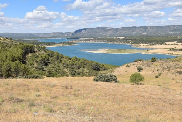 Los alcaldes de Entrepeñas y Buendía confían en que la última sentencia permita garantizar los caudales ecológicos