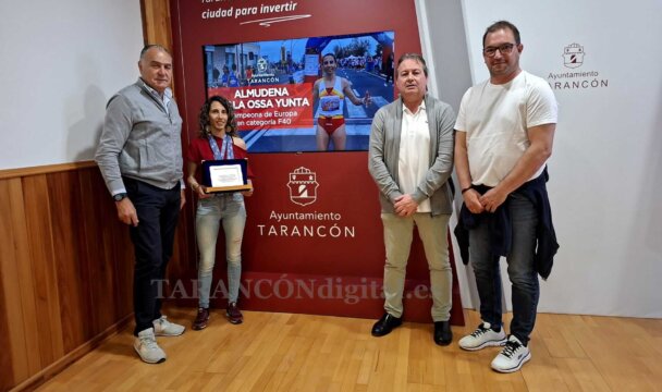 Tarancón rinde homenaje a la atleta Almudena de la Ossa por sus éxitos deportivos
