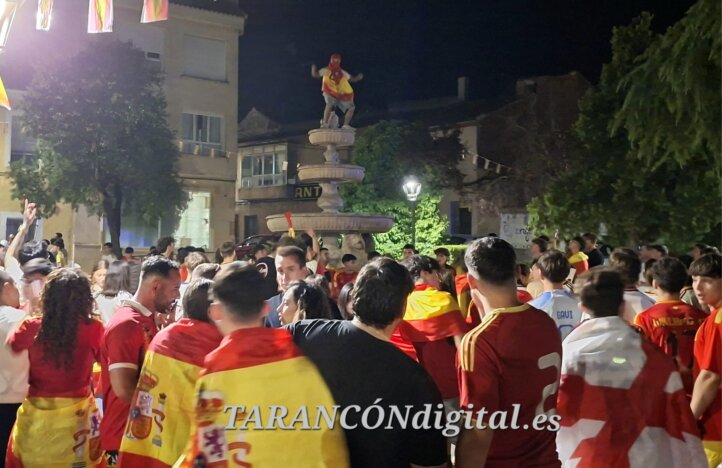 Tarancón se echa a la calle para celebrar el segundo Mundial de la selección española