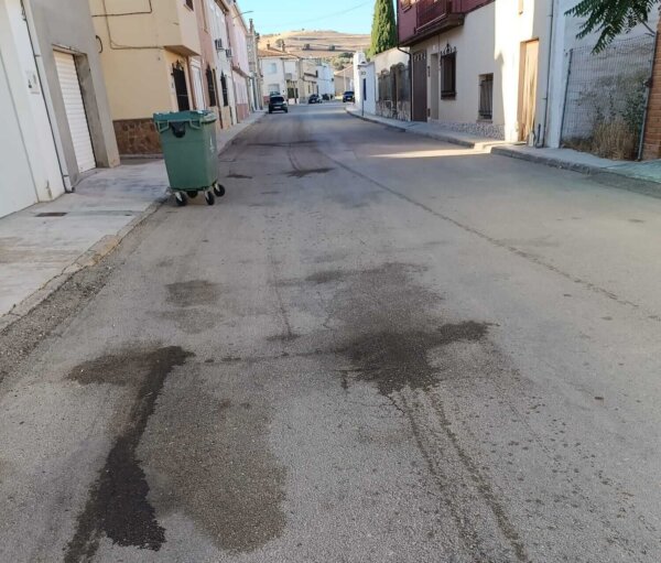 El alcalde de Palomares del Campo denuncia vertidos en las calles procedentes del servicio de recogida de basuras